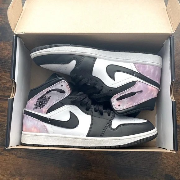Jordan 1 mids for sale - Picture 1 of 4